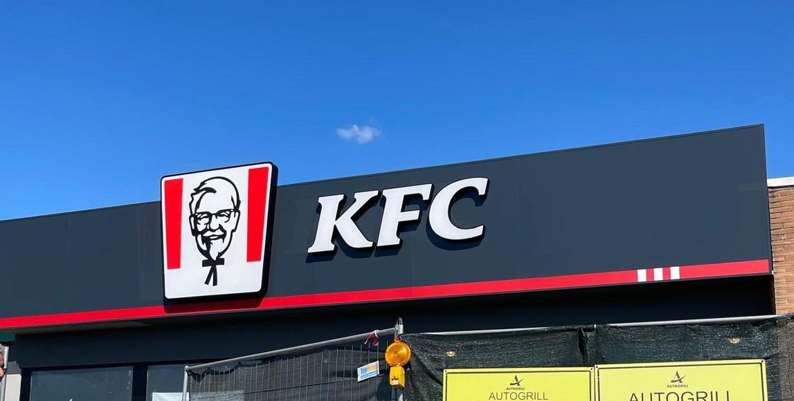 Insegna di facciata KFC Latina